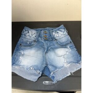 Benava BNV Size Small approx 24" waist preowned blue wash jean shorts
